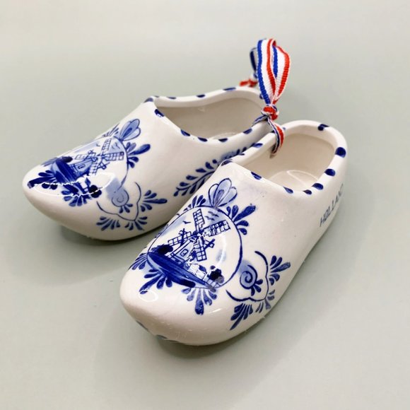 Delft Blue Holland Ceramic Clogs hand painted pair - Picture 1 of 9